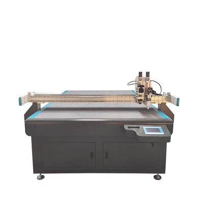 Tagliatrice d'oscillazione del coltello di CNC per l'automobile Mat Cutting 1625 dimensioni di lavoro