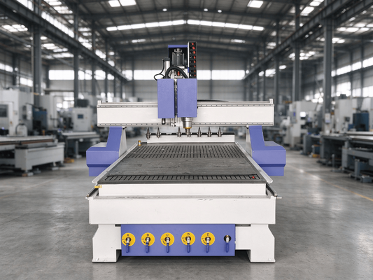 Tagliatrice 1325 d'oscillazione di ATC Syntec con il commutatore automatico degli strumenti